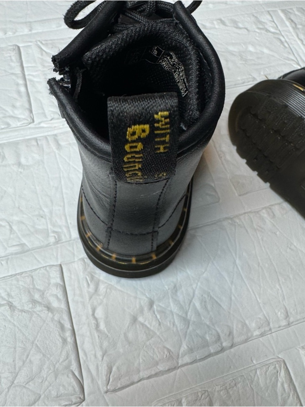 Dr. Martens Toddler US8 Kids Black Leather Lace-Up Boots with Yellow Stitching - Picture 13 of 14